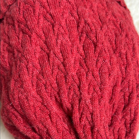 Red Cable Knit KINROSS CASHMERE Pom-Pom Beanie main image 7
